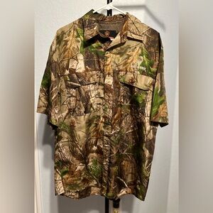 Game Winner Camouflage Hunting Men’s Short Sleeve Button Down Shirt EUC